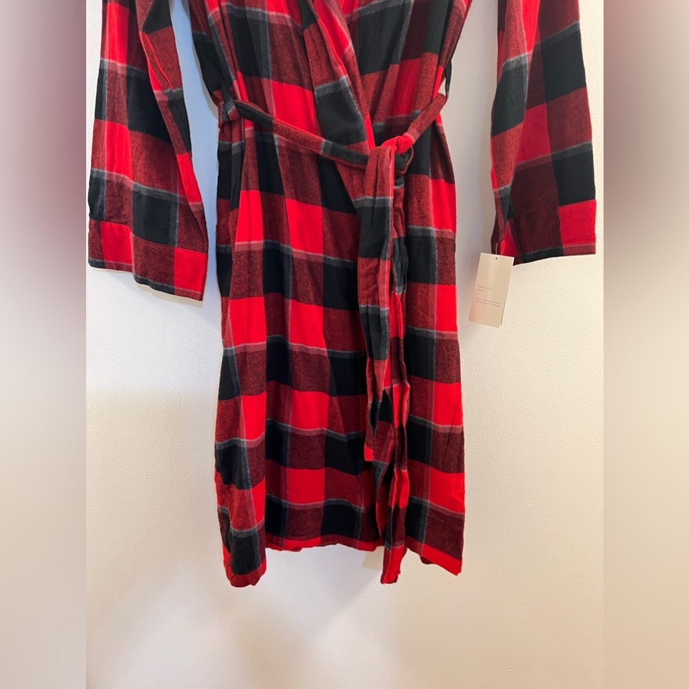 STARS ABOVE Perfectly Cozy Buffalo Check Flannel Robe in Red B2. - Picture 9 of 11